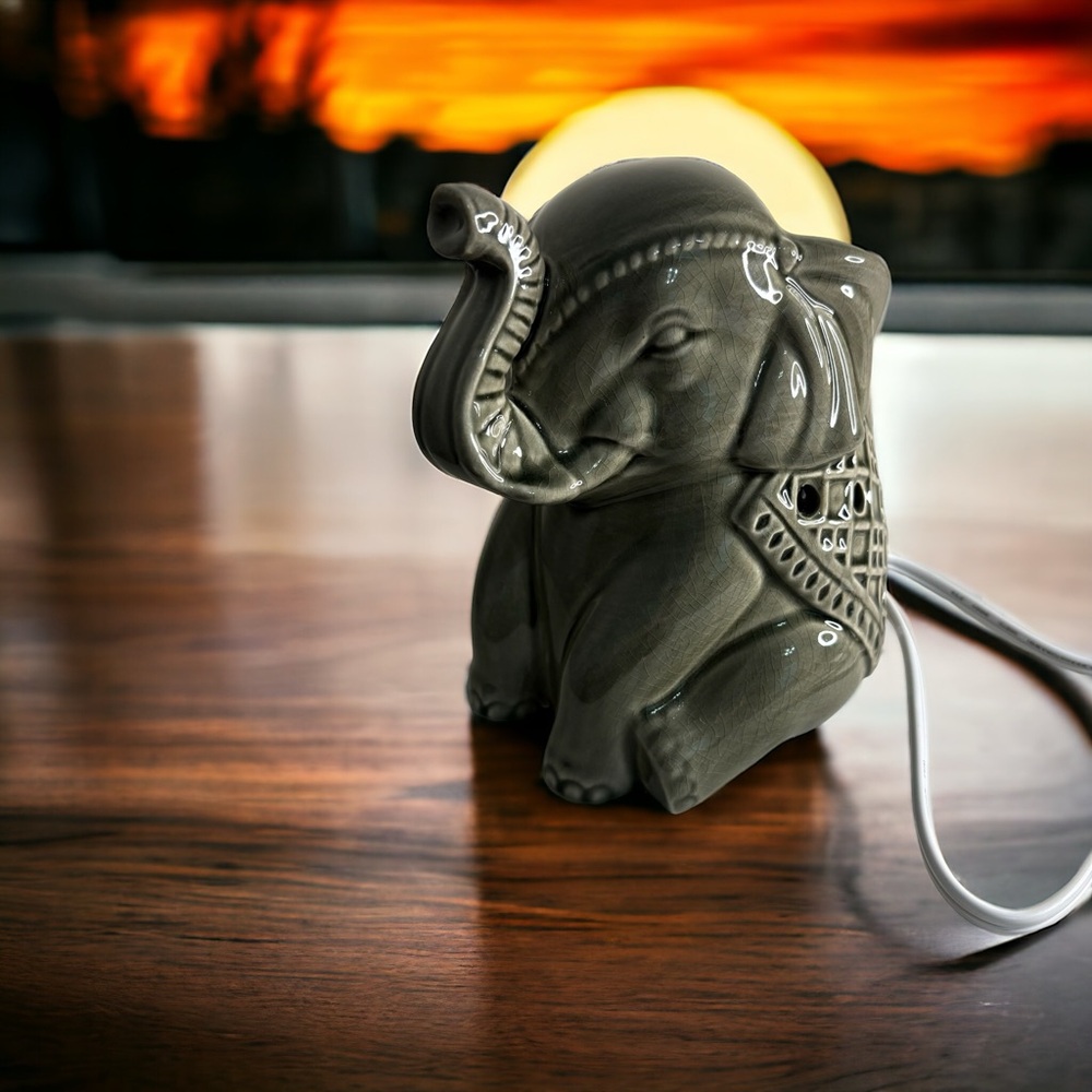 Elephant Accent Night Light Wax Warmer Green Trunk Up Good Luck Off On Switch